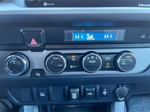 Used 2023 Toyota Tacoma TRD Off-Road image 15