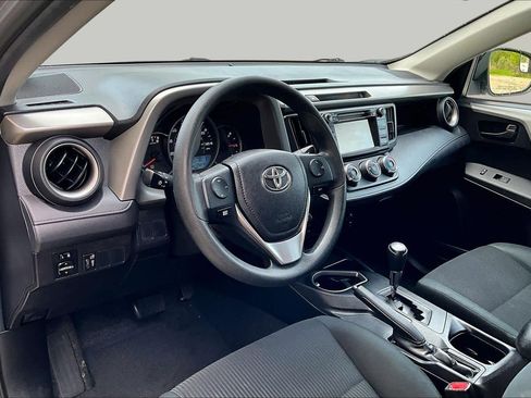 Used 2016 Toyota RAV4 LE FWD image 18