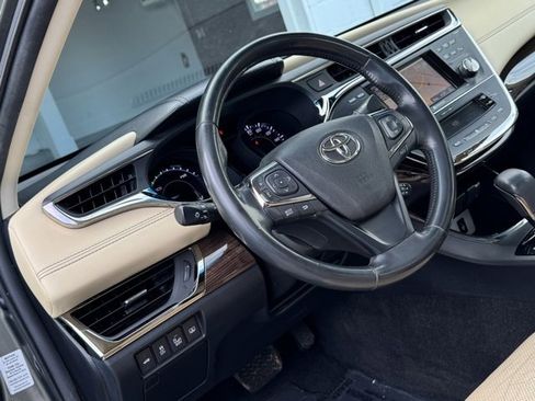 Used 2014 Toyota Avalon Limited image 5