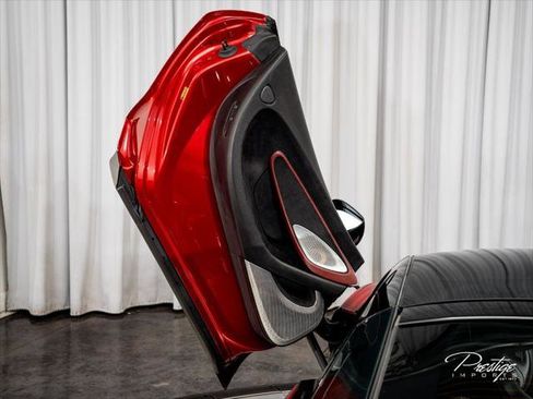 Used 2020 McLaren GT RWD image 26