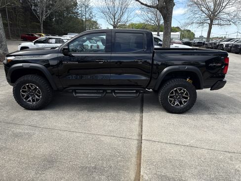 Used 2025 Chevrolet Colorado ZR2 w/ Technology Package image 4
