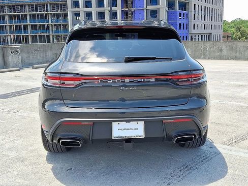 Used 2025 Porsche Macan image 9