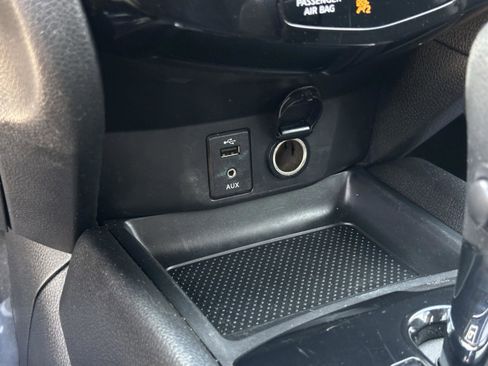 Used 2016 Nissan Rogue S w/ Appearance Package FWD image 25