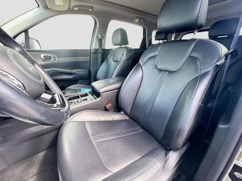 Certified 2022 Kia Sorento X-Line EX AWD/4WD image 24