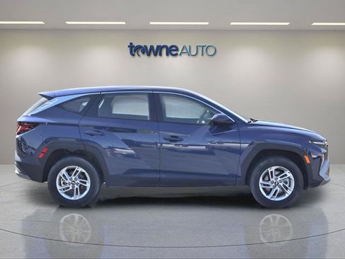 Used 2025 Hyundai Tucson SE AWD/4WD image 6