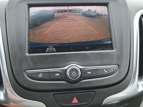 Used 2021 Chevrolet Equinox LT FWD image 12