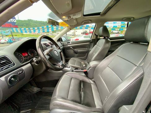 Used 2009 Volkswagen Jetta SE FWD image 12