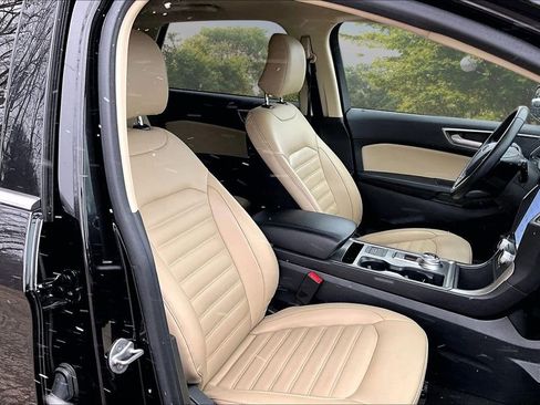 Certified 2022 Ford Edge SEL w/ Convenience Package AWD/4WD image 7