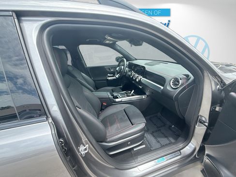 Used 2023 Mercedes-Benz EQB 300 4MATIC image 32