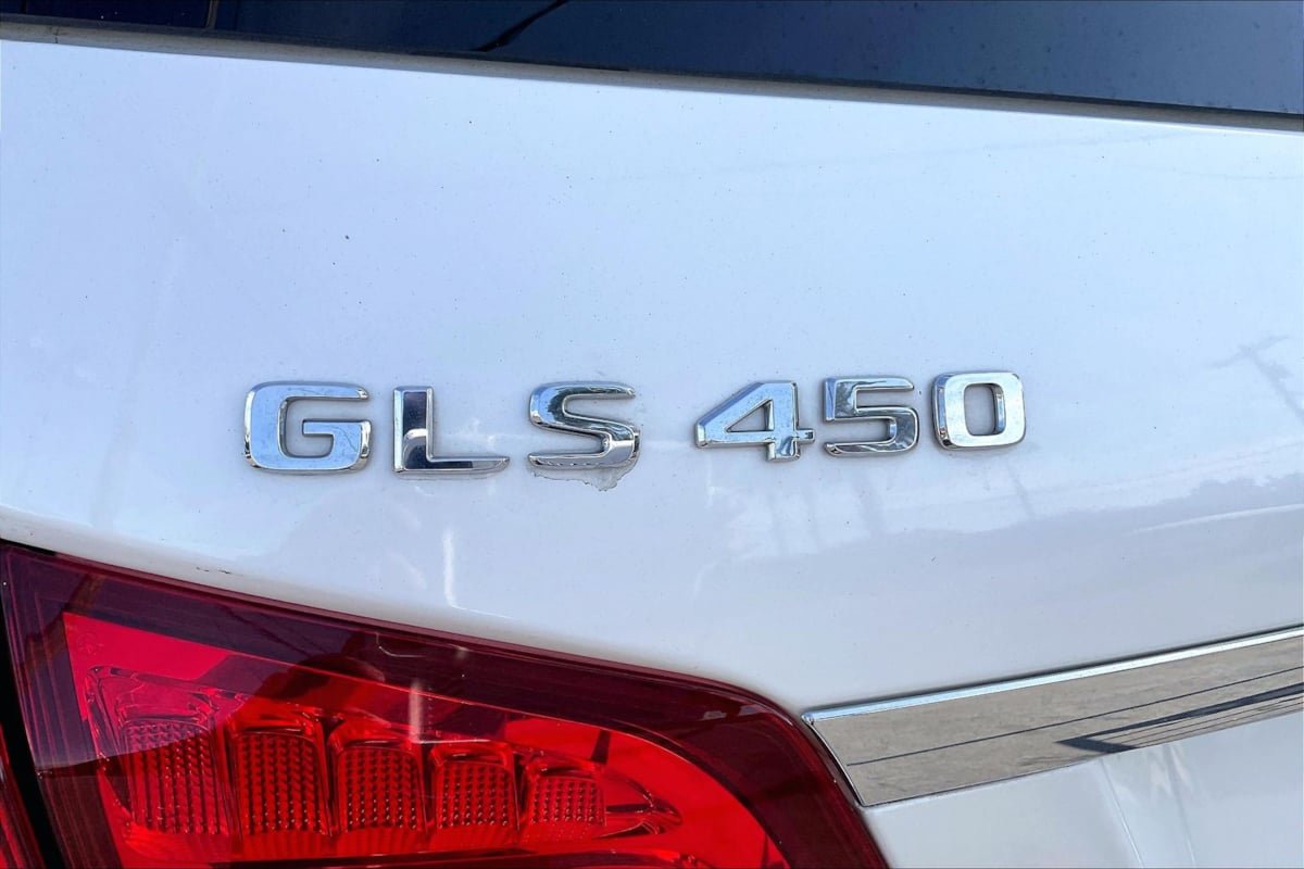 Used 2017 Mercedes-Benz GLS 450 4MATIC w/ Premium Package image 8