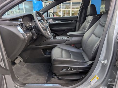 Used 2025 Cadillac XT5 Premium Luxury image 10