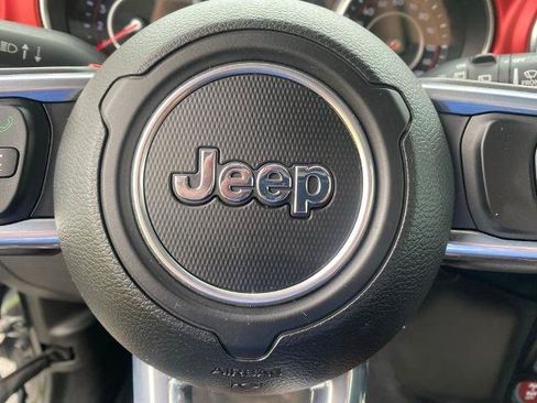 Used 2022 Jeep Wrangler Unlimited Rubicon w/ LED Lighting Group AWD/4WD image 30