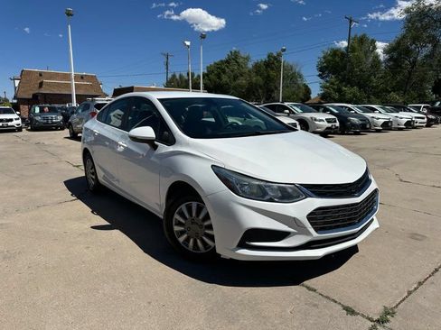 Used 2018 Chevrolet Cruze LS FWD image 1