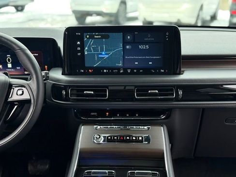 Used 2025 Lincoln Aviator Reserve w/ Illumination Package image 25