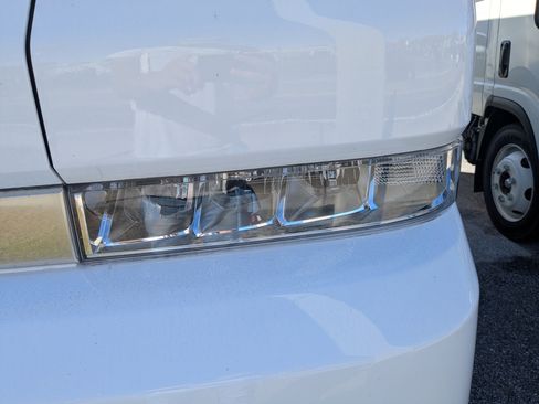 New 2025 Chevrolet Brightdrop 400 w/ Battery Pack, Max Range AWD/4WD image 6