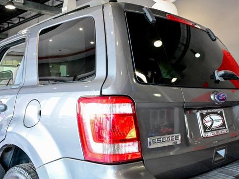 Used 2010 Ford Escape XLT AWD/4WD image 12