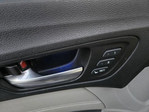 Used 2016 Acura TLX V6 image 18