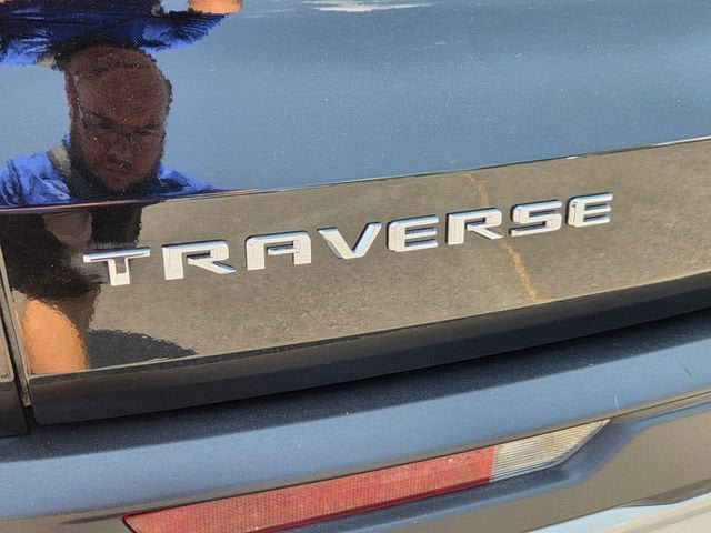 Used 2025 Chevrolet Traverse LT FWD image 17