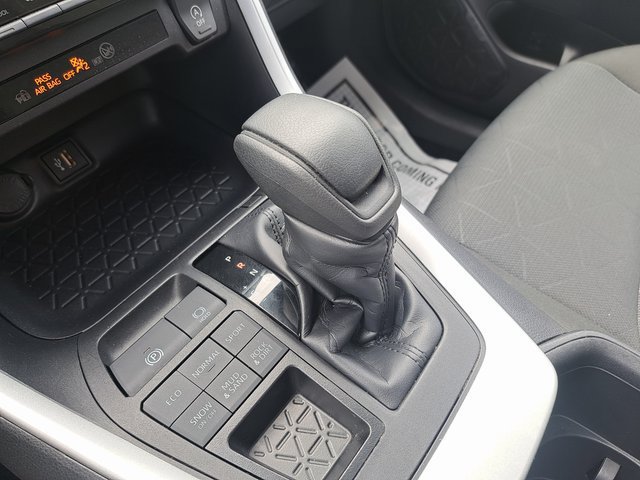 Used 2025 Toyota RAV4 XLE AWD/4WD image 21