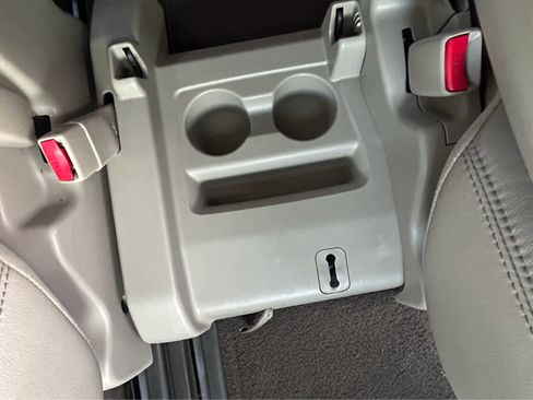 Used 2013 Toyota Sienna XLE image 13