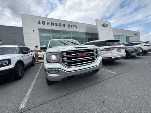 Used 2018 GMC Sierra 1500 SLT w/ SLT Premium Package AWD/4WD image 13
