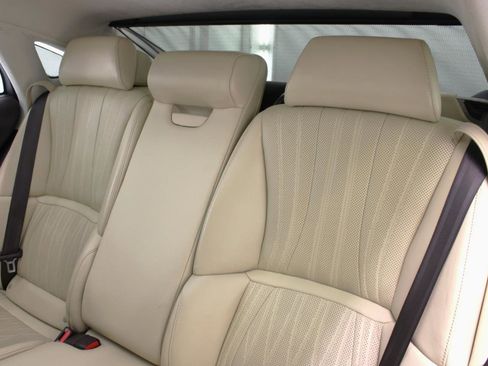 Used 2018 Lexus LS 500 w/ Luxury Package RWD image 40