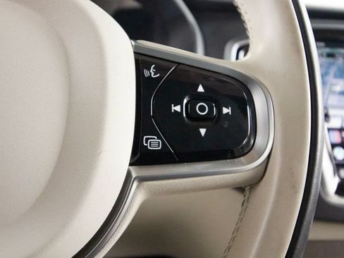 Used 2023 Volvo XC90 B6 Plus w/ Protection Package Premier AWD/4WD image 17