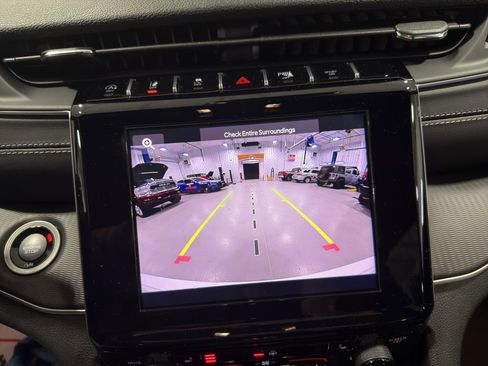 New 2025 Jeep Grand Cherokee Altitude image 34