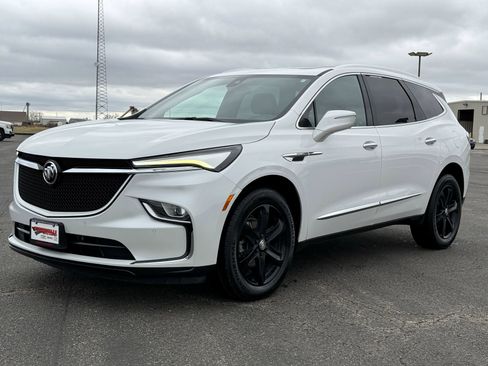 Used 2023 Buick Enclave Essence w/ Experience Buick Package image 7