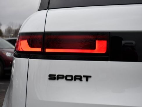 Used 2024 Land Rover Range Rover Sport Dynamic SE image 10