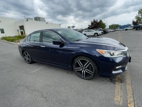 Used 2017 Honda Accord Sport Special Edition image 2