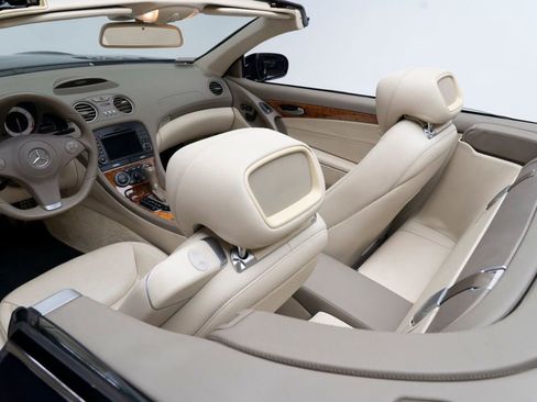 Used 2009 Mercedes-Benz SL 550 image 19