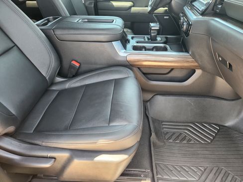 Used 2022 Chevrolet Silverado 1500 LT Trail Boss w/ LT Trail Boss Premium Package AWD/4WD image 14