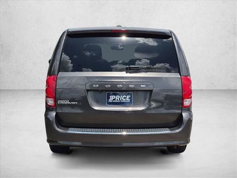 Used 2020 Dodge Grand Caravan SE FWD image 7