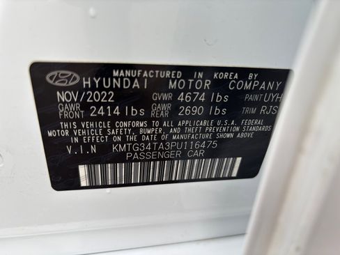 Used 2023 Genesis G70 2.0T image 25