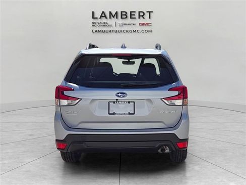 Used 2023 Subaru Forester Premium AWD/4WD image 6