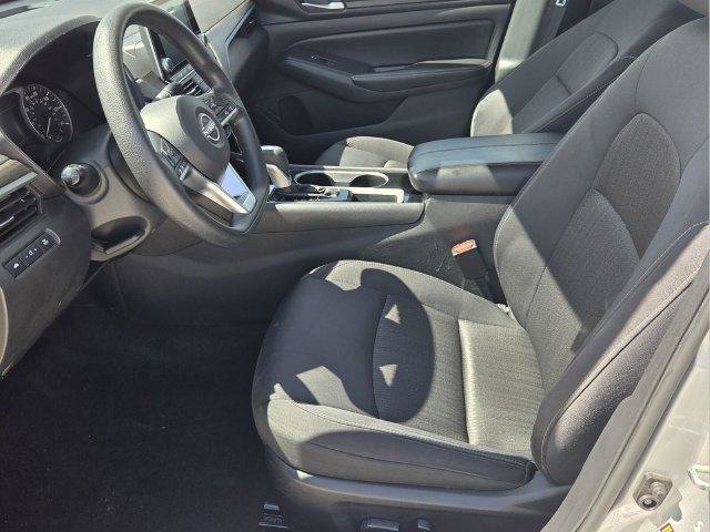 Used 2024 Nissan Altima 2.5 SV FWD image 10