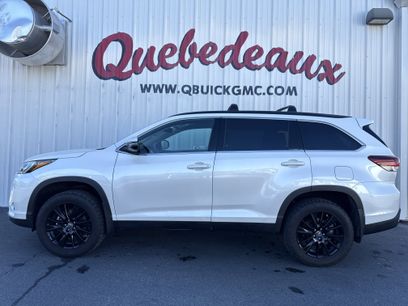 Used 2019 Toyota Highlander SE