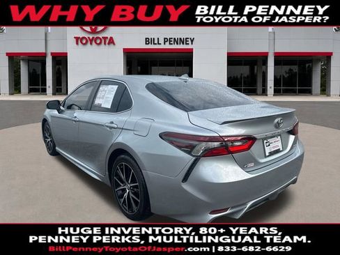 Used 2024 Toyota Camry SE w/ Convenience Package FWD image 3