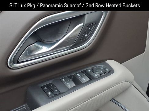 Used 2023 GMC Yukon SLT w/ SLT Luxury Package image 17