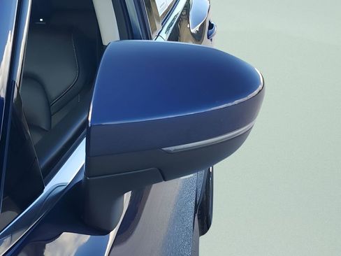 Used 2025 Nissan Pathfinder SL image 21