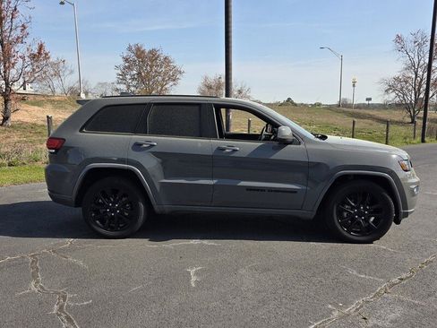 Used 2019 Jeep Grand Cherokee Altitude image 13