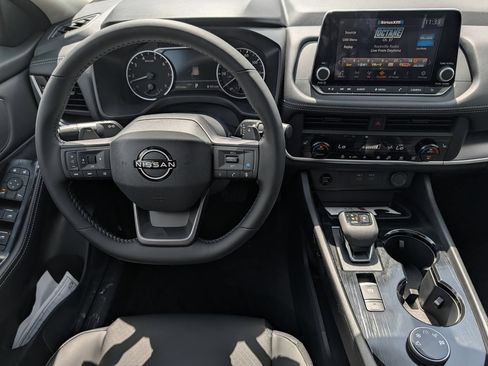 New 2026 Nissan Rogue SV AWD/4WD image 9