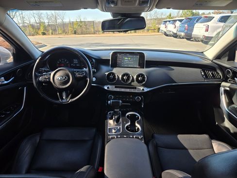 Certified 2019 Kia Stinger Base image 10