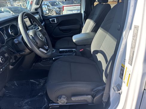 Used 2023 Jeep Wrangler Unlimited image 9