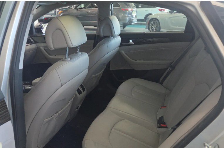 Used 2015 Hyundai Sonata Limited w/ Option Group 06 FWD image 2