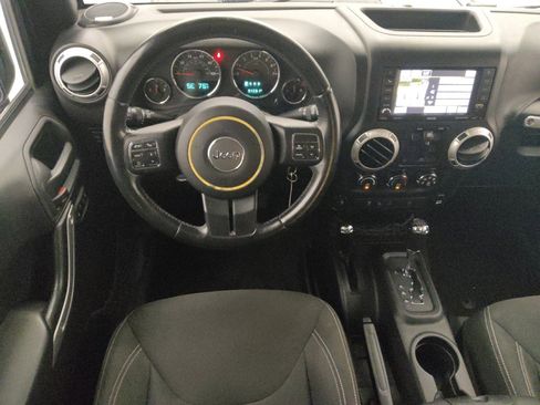 Used 2015 Jeep Wrangler Unlimited Rubicon w/ Connectivity Group AWD/4WD image 22