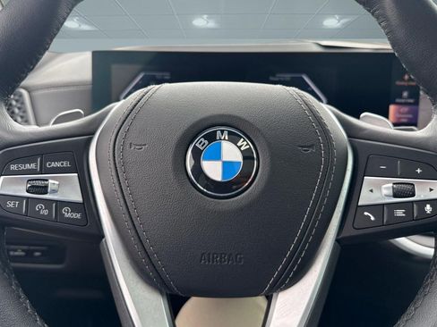 Used 2025 BMW X5 xDrive40i w/ Parking Assistance Package AWD/4WD image 16