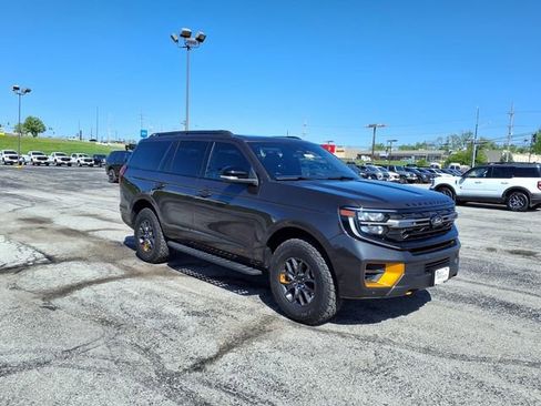 Used 2025 Ford Expedition Tremor AWD/4WD image 8