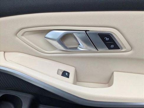 Used 2019 BMW 330i xDrive Sedan w/ Convenience Package image 26